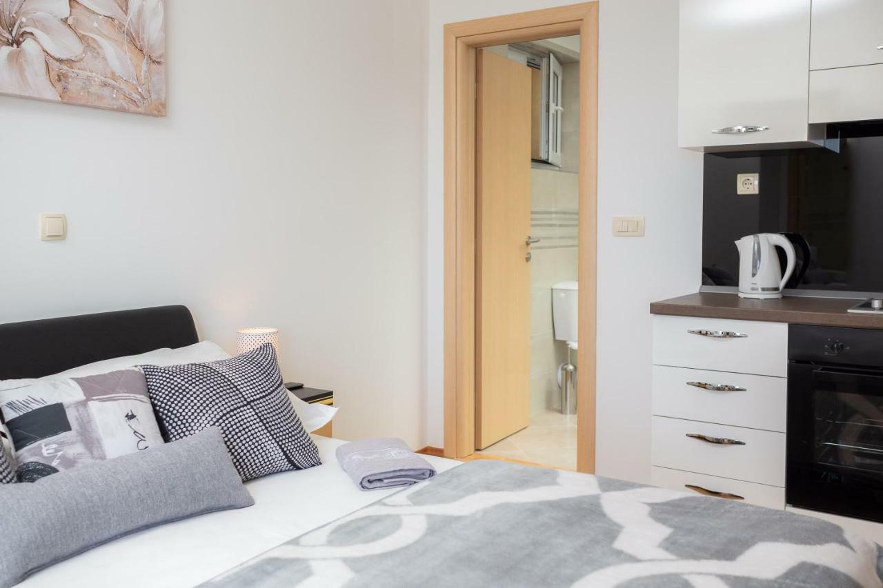 Fba Family Beach Apartments Omiš Kültér fotó